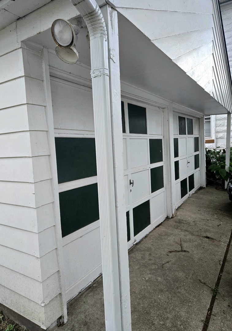 453 E Chicago Street