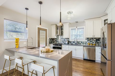 Tiny photo for 9001 S Claremont Avenue, Chicago, IL 60643 (MLS # 12548747)