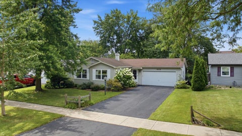 Tiny photo for 306 Pin Oak Drive, North Aurora, IL 60542 (MLS # 12722013)