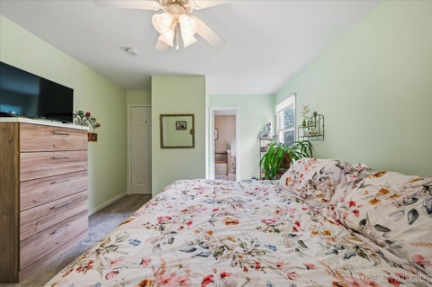 Tiny photo for 306 Pin Oak Drive, North Aurora, IL 60542 (MLS # 12722013)