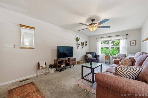 Tiny photo for 306 Pin Oak Drive, North Aurora, IL 60542 (MLS # 12722013)