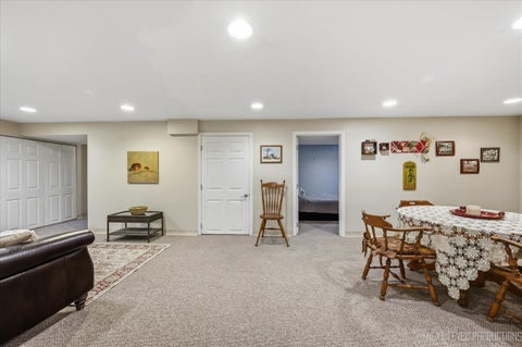 Tiny photo for 306 Pin Oak Drive, North Aurora, IL 60542 (MLS # 12722013)