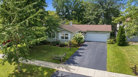 Tiny photo for 306 Pin Oak Drive, North Aurora, IL 60542 (MLS # 12722013)