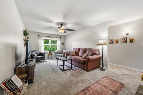 Tiny photo for 306 Pin Oak Drive, North Aurora, IL 60542 (MLS # 12722013)
