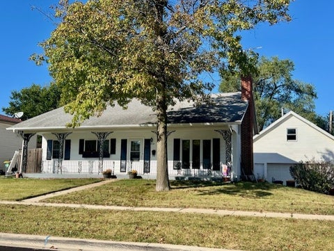 Photo of 304 Andover Court, Streamwood, IL 60107 (MLS # 12766916)