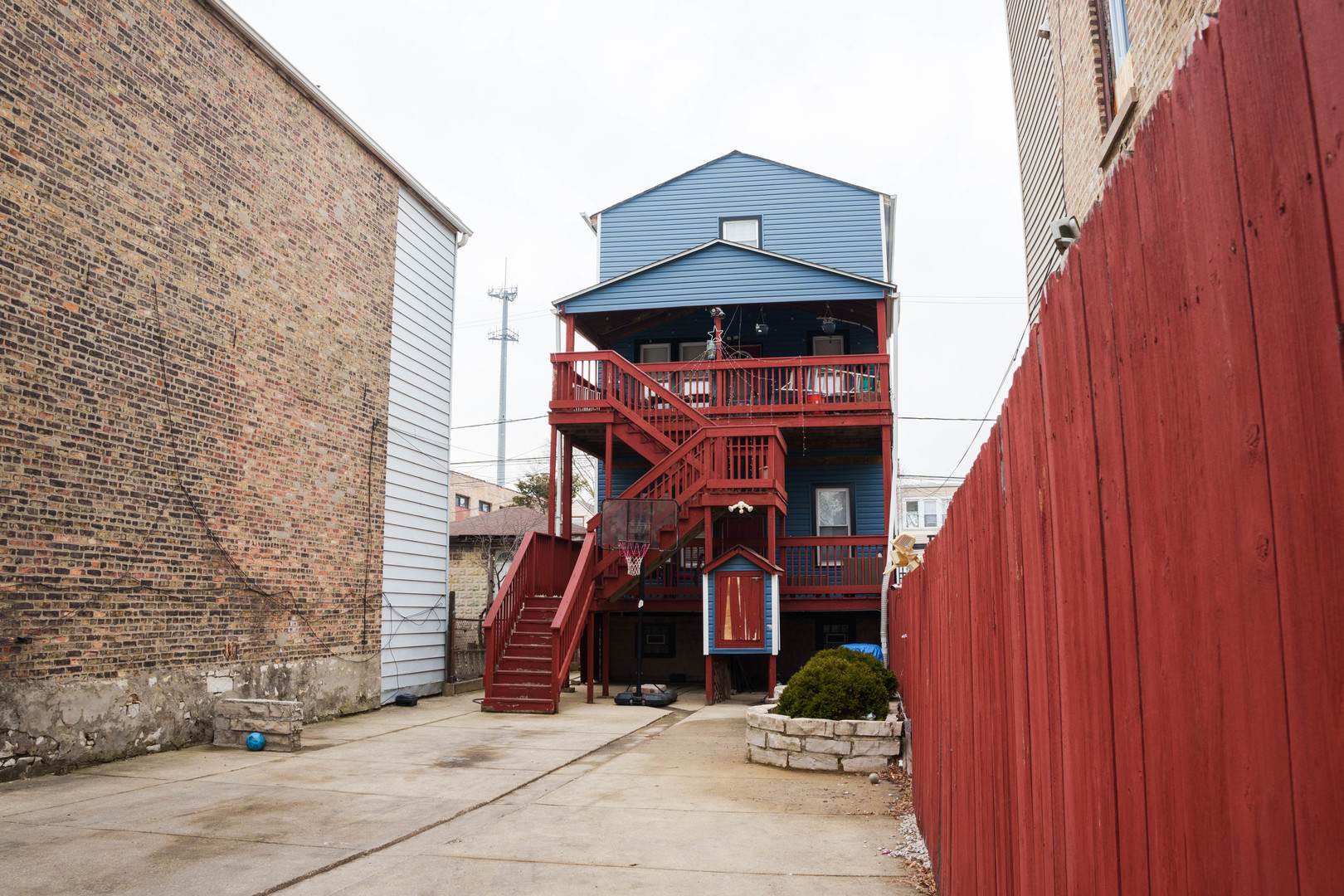 2320 S Albany Avenue