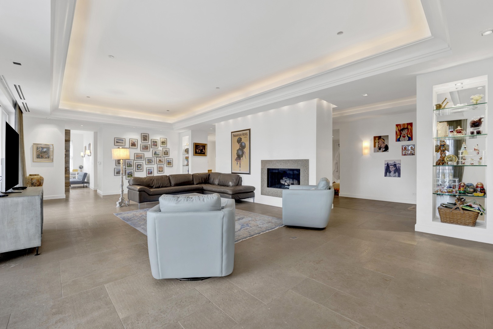 55 W DELAWARE Place 1120