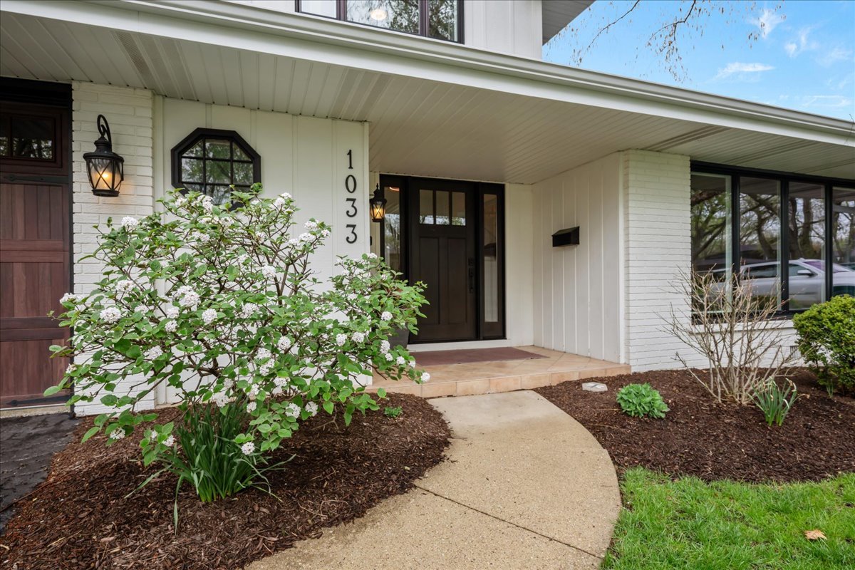 1033 Royal Saint George Drive