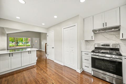 Tiny photo for 507 N Kenilworth Avenue, Glen Ellyn, IL 60137 (MLS # 12681872)