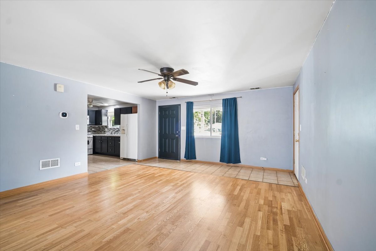 Properties 2 221 Clay Street