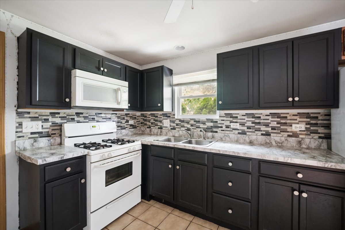 Properties 4 221 Clay Street