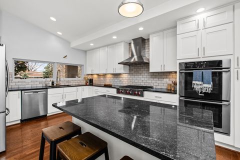 Tiny photo for 6323 N Kirkwood Avenue, Chicago, IL 60646 (MLS # 12618151)