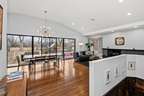 Tiny photo for 6323 N Kirkwood Avenue, Chicago, IL 60646 (MLS # 12618151)