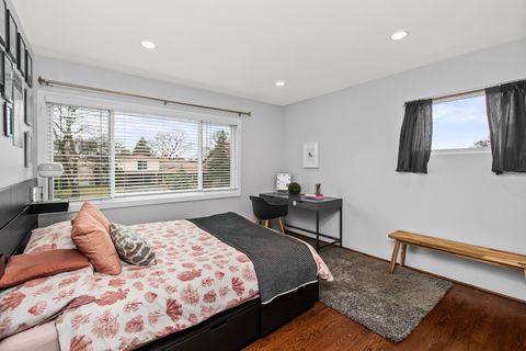 Tiny photo for 6323 N Kirkwood Avenue, Chicago, IL 60646 (MLS # 12618151)