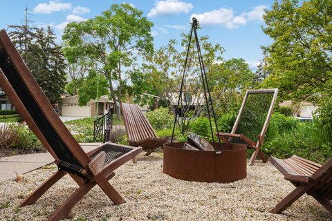 Tiny photo for 6323 N Kirkwood Avenue, Chicago, IL 60646 (MLS # 12618151)