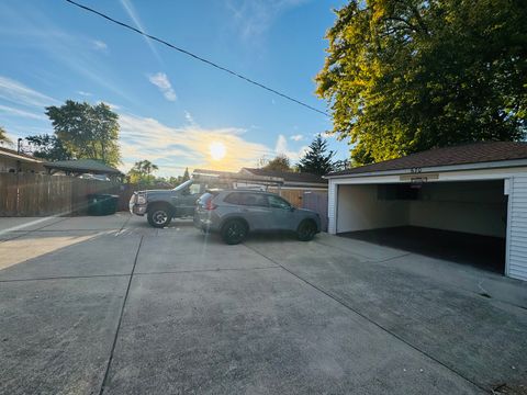 Tiny photo for 670 Lakeview Lane, Hoffman Estates, IL 60169 (MLS # 12534823)