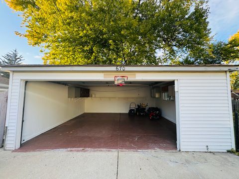 Tiny photo for 670 Lakeview Lane, Hoffman Estates, IL 60169 (MLS # 12534823)