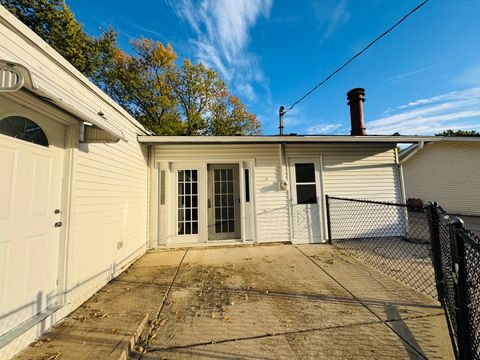 Tiny photo for 670 Lakeview Lane, Hoffman Estates, IL 60169 (MLS # 12534823)