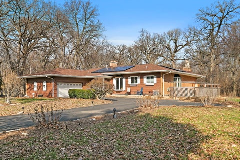 Photo of 435 Forest Trail, Oak Brook, IL 60523 (MLS # 12684078)