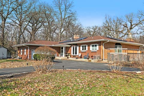 Tiny photo for 435 Forest Trail, Oak Brook, IL 60523 (MLS # 12684078)