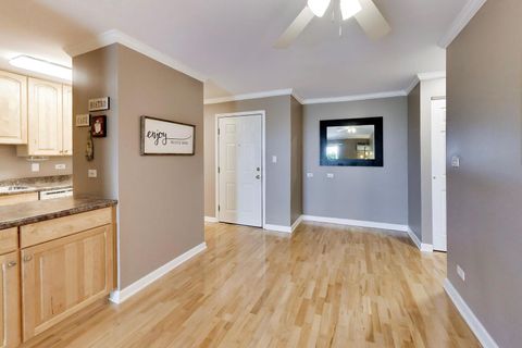 Tiny photo for 906 W Alleghany Drive #1B, Arlington Heights, IL 60004 (MLS # 12659589)