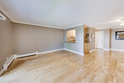 Tiny photo for 906 W Alleghany Drive #1B, Arlington Heights, IL 60004 (MLS # 12659589)