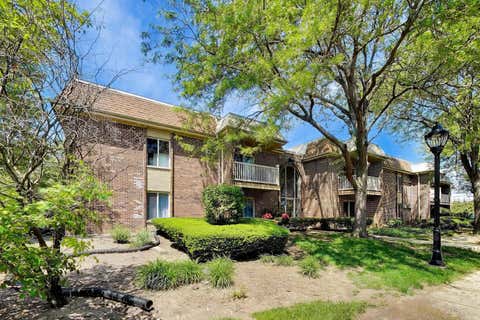 Tiny photo for 906 W Alleghany Drive #1B, Arlington Heights, IL 60004 (MLS # 12659589)