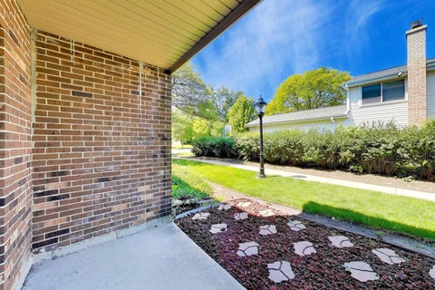 Tiny photo for 906 W Alleghany Drive #1B, Arlington Heights, IL 60004 (MLS # 12659589)