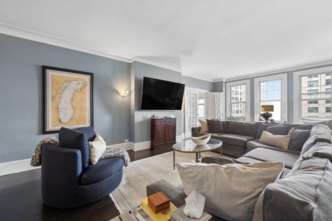 Tiny photo for 5000 S East End Avenue #15C, Chicago, IL 60615 (MLS # 12761034)