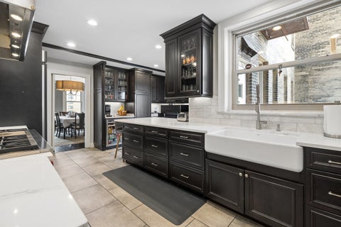 Tiny photo for 5000 S East End Avenue #15C, Chicago, IL 60615 (MLS # 12761034)
