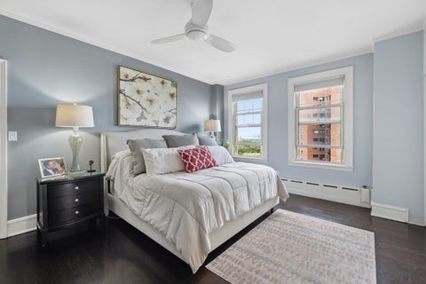 Tiny photo for 5000 S East End Avenue #15C, Chicago, IL 60615 (MLS # 12761034)