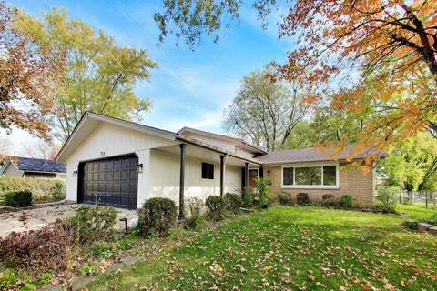 Photo of 713 Slingerland Drive, Schaumburg, IL 60193 (MLS # 12794931)