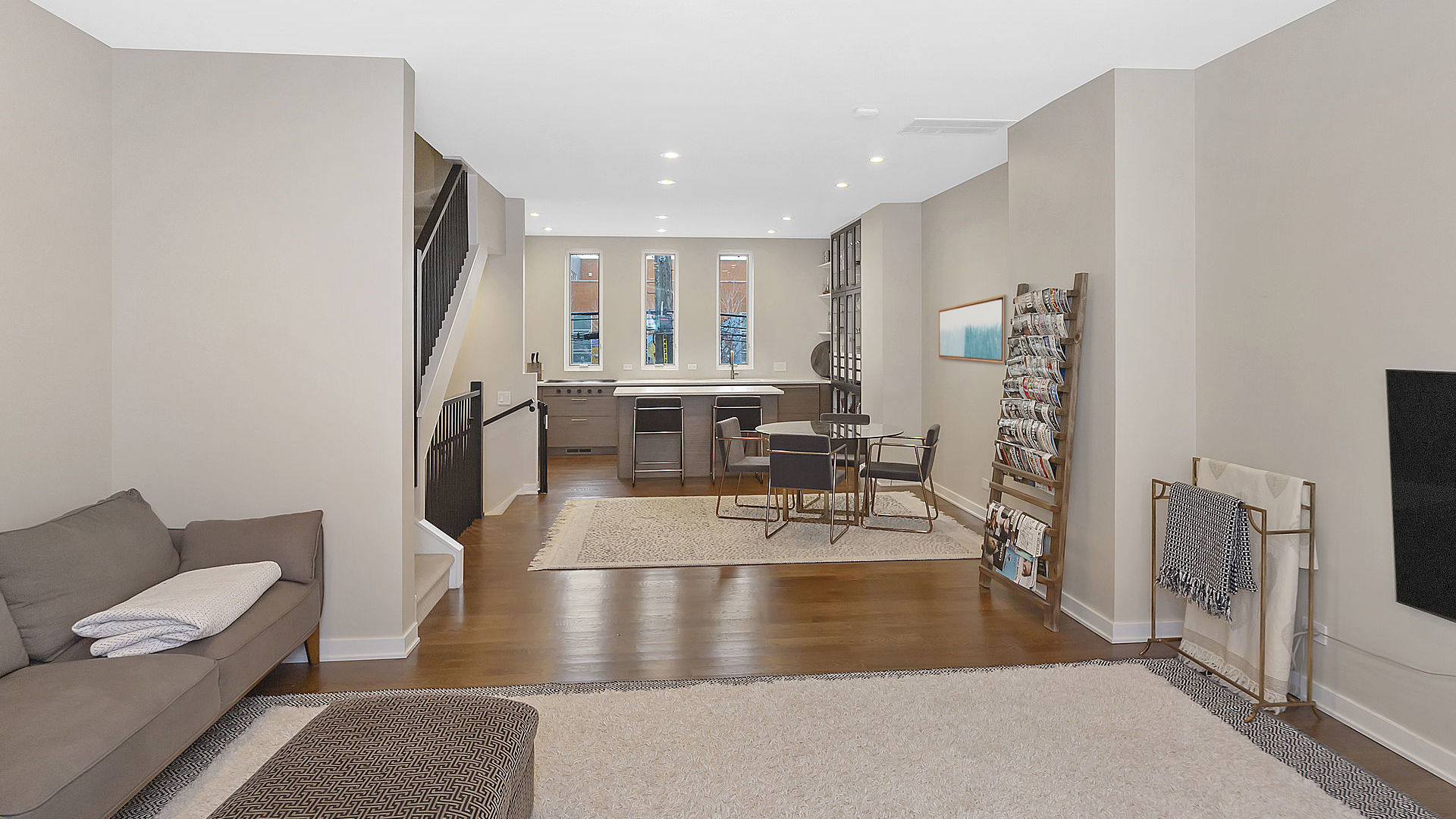 1244 W Cottage Place