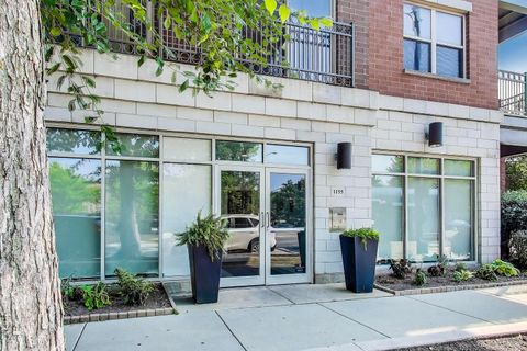 Tiny photo for 1155 W Roosevelt Road #412, Chicago, IL 60608 (MLS # 12490410)