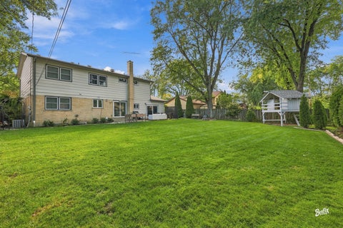 Tiny photo for 4 W Suffield Drive, Arlington Heights, IL 60004 (MLS # 12752671)