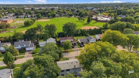 Tiny photo for 4 W Suffield Drive, Arlington Heights, IL 60004 (MLS # 12752671)