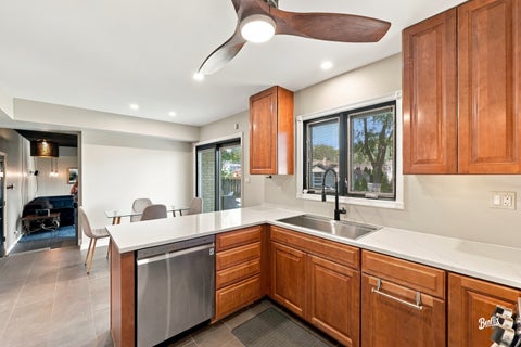 Tiny photo for 4 W Suffield Drive, Arlington Heights, IL 60004 (MLS # 12752671)