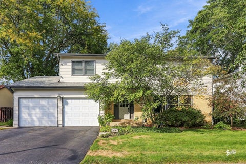 Photo of 4 W Suffield Drive, Arlington Heights, IL 60004 (MLS # 12752671)