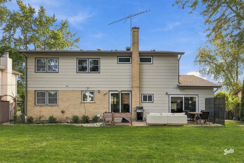 Tiny photo for 4 W Suffield Drive, Arlington Heights, IL 60004 (MLS # 12752671)