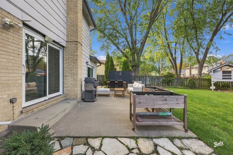 Tiny photo for 4 W Suffield Drive, Arlington Heights, IL 60004 (MLS # 12752671)