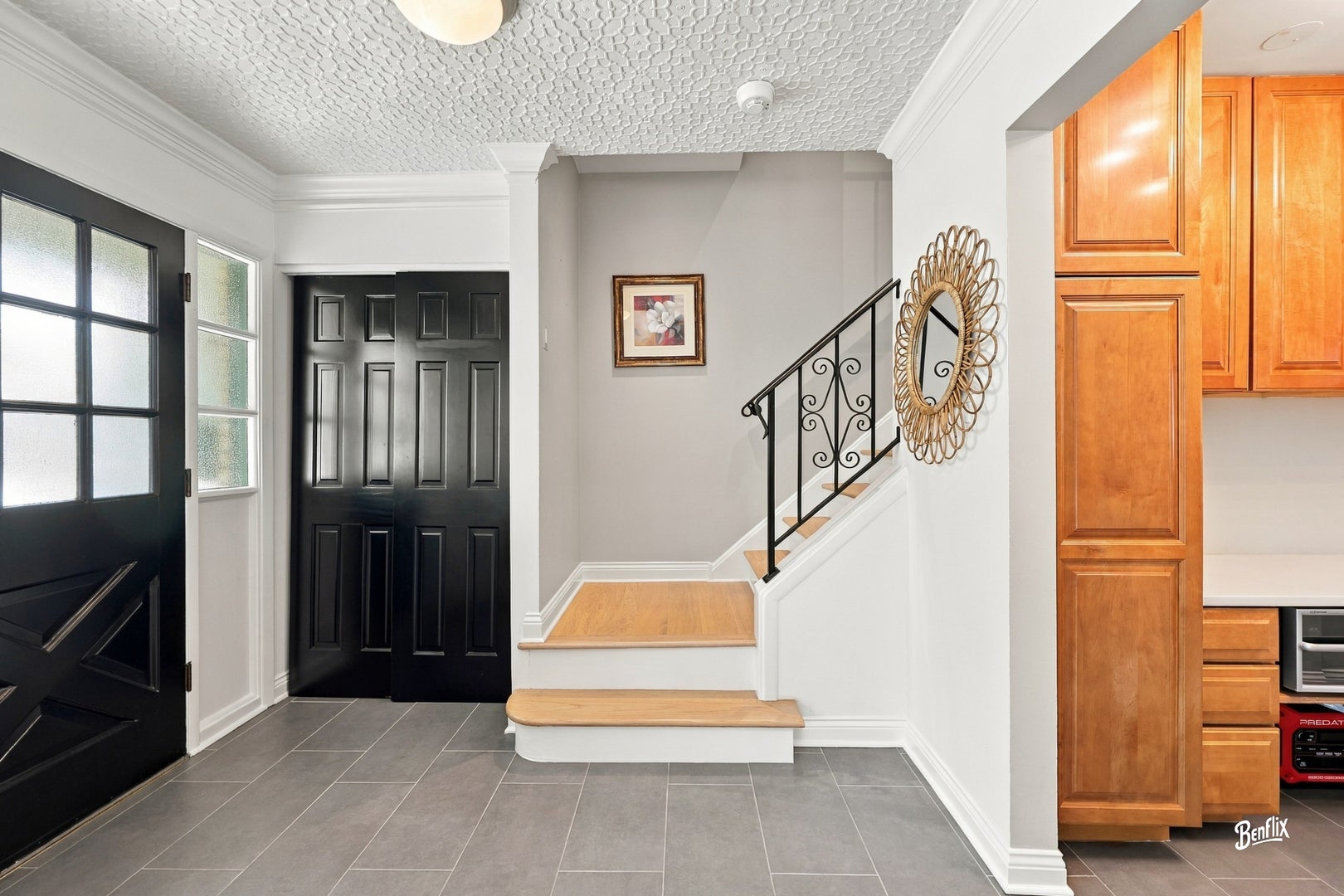 4 W Suffield Drive