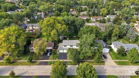 Tiny photo for 4 W Suffield Drive, Arlington Heights, IL 60004 (MLS # 12752671)