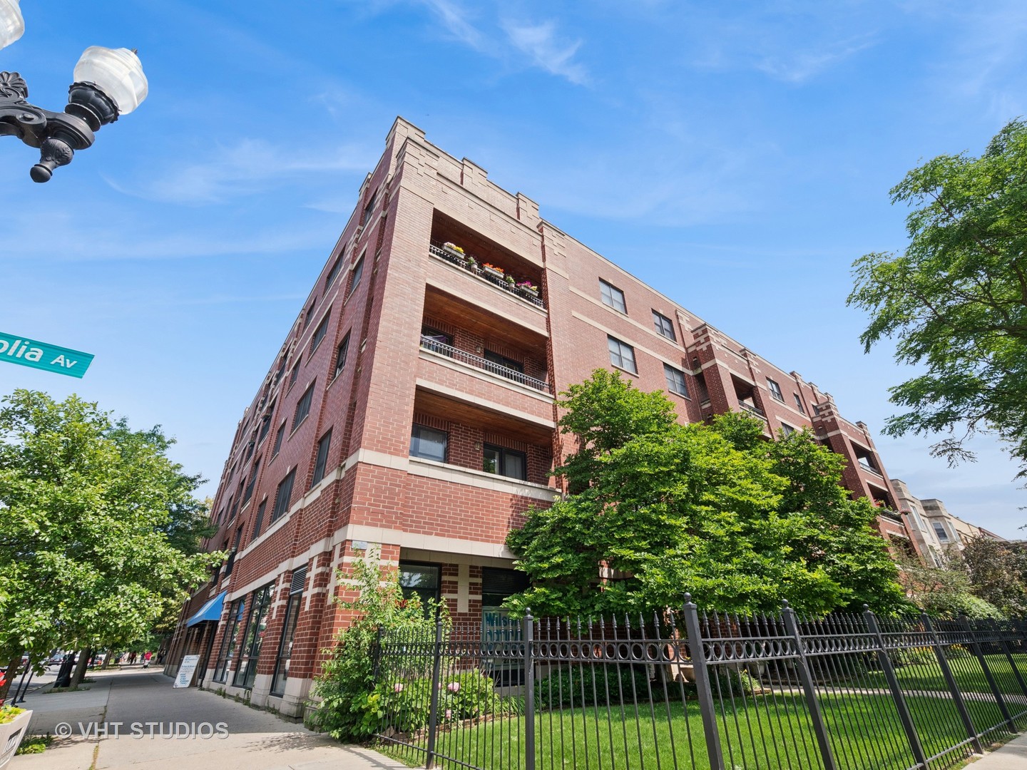 4553 N Magnolia Avenue 205