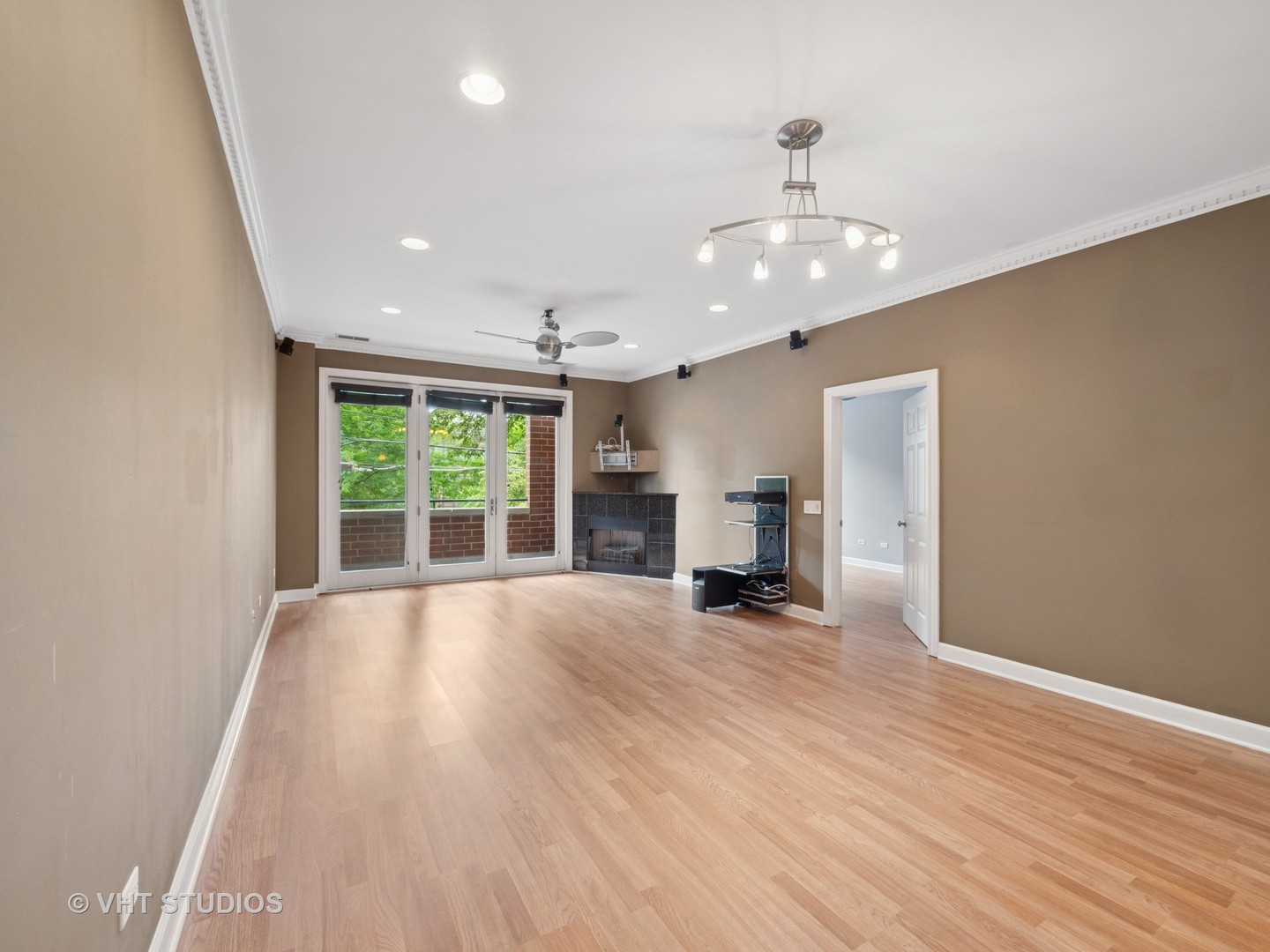 4553 N Magnolia Avenue 205