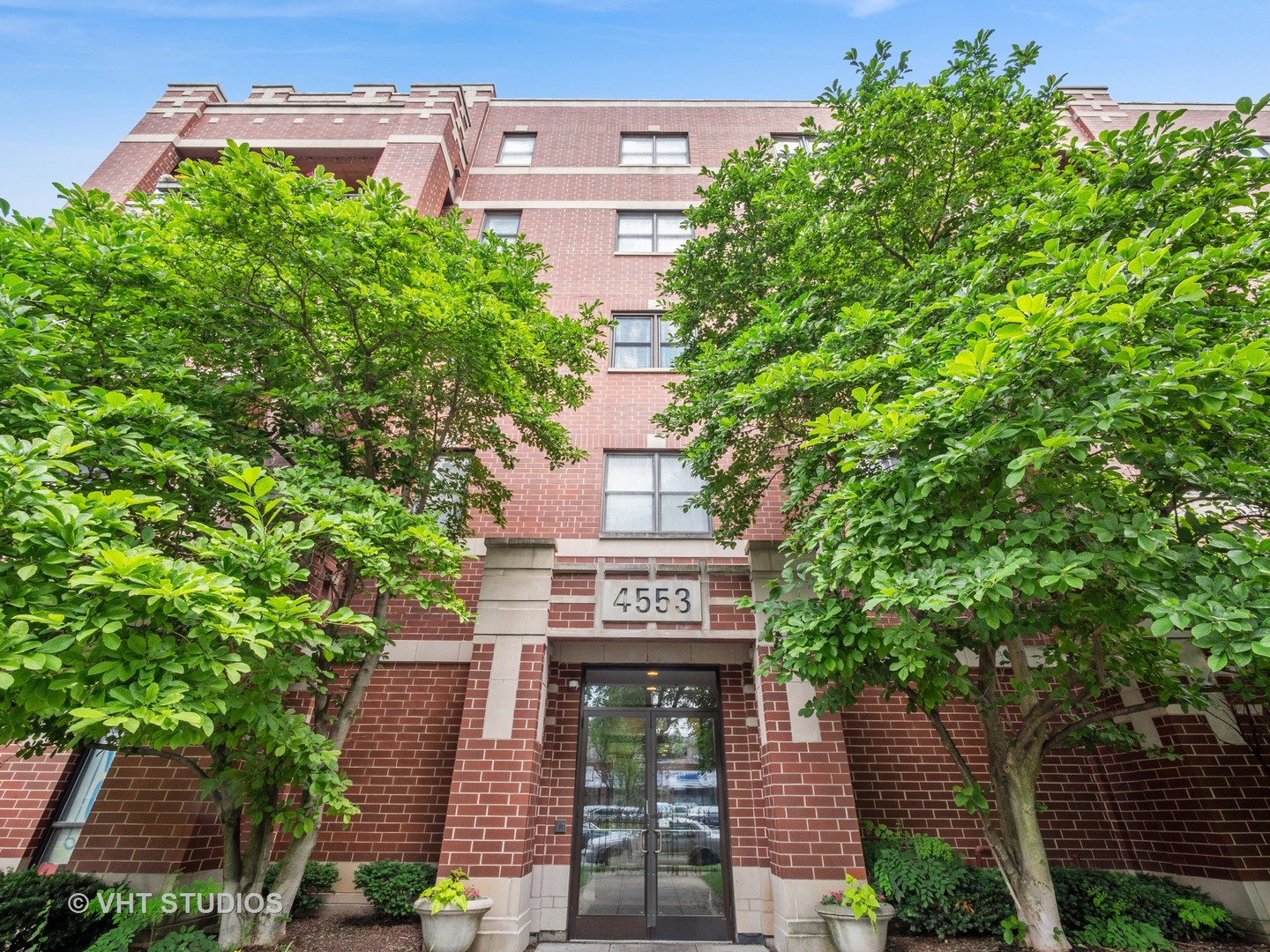 4553 N Magnolia Avenue 205