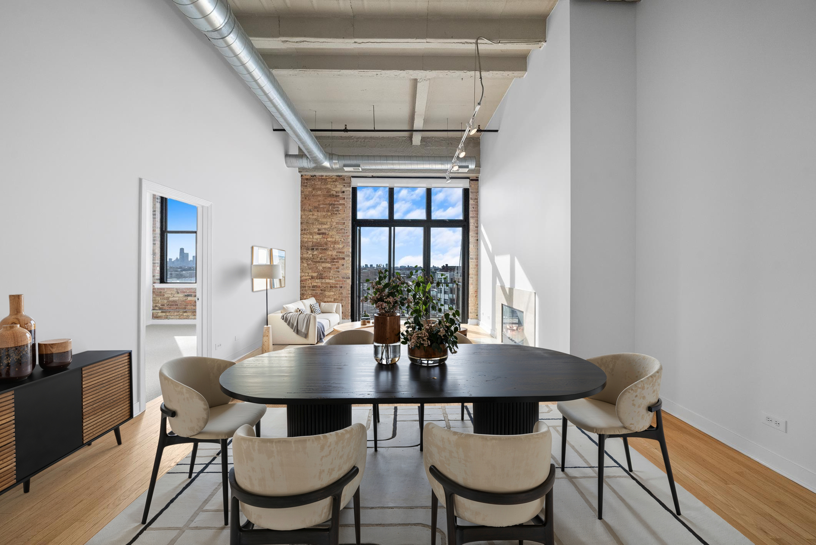 1601 W School Street 504