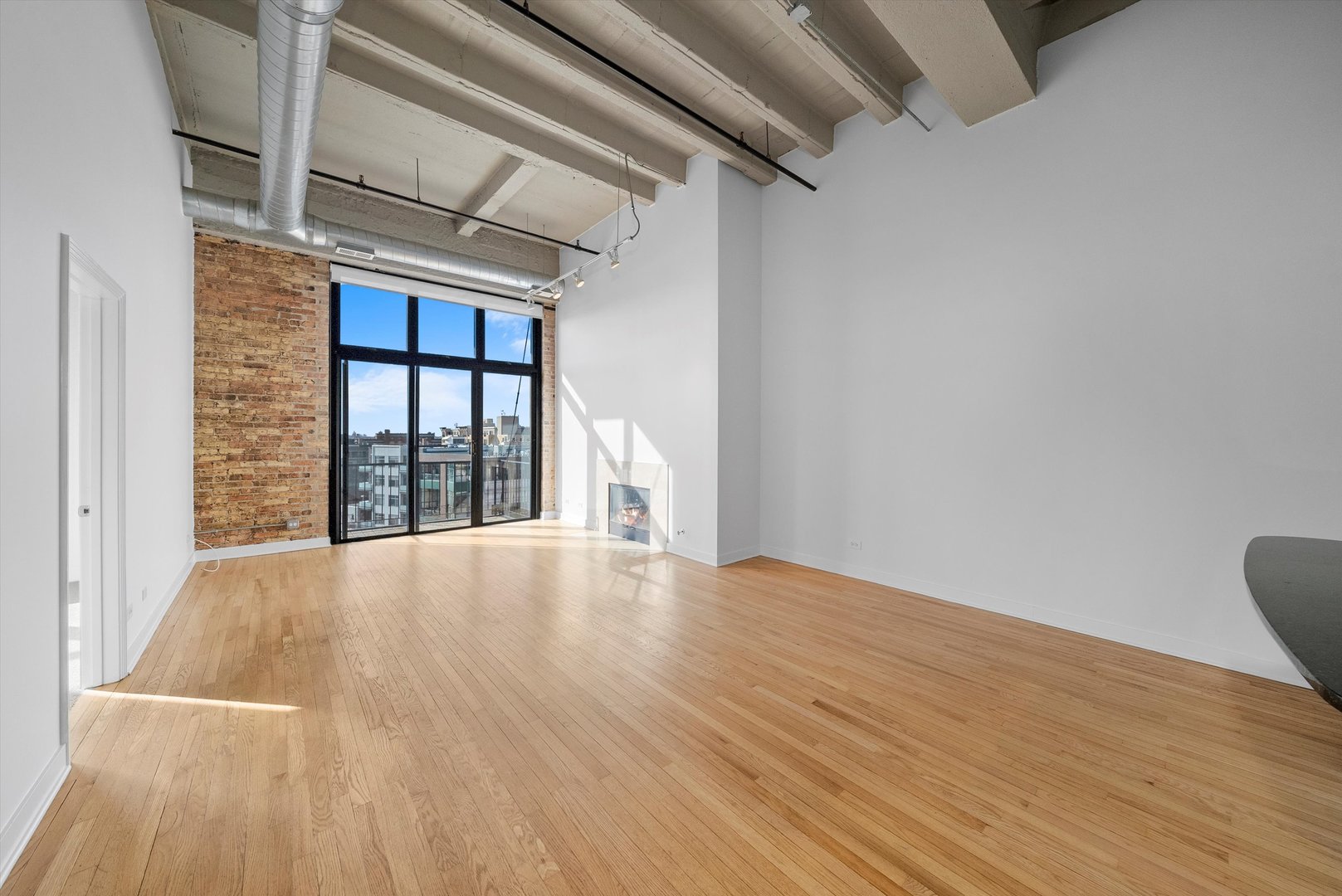 1601 W School Street 504