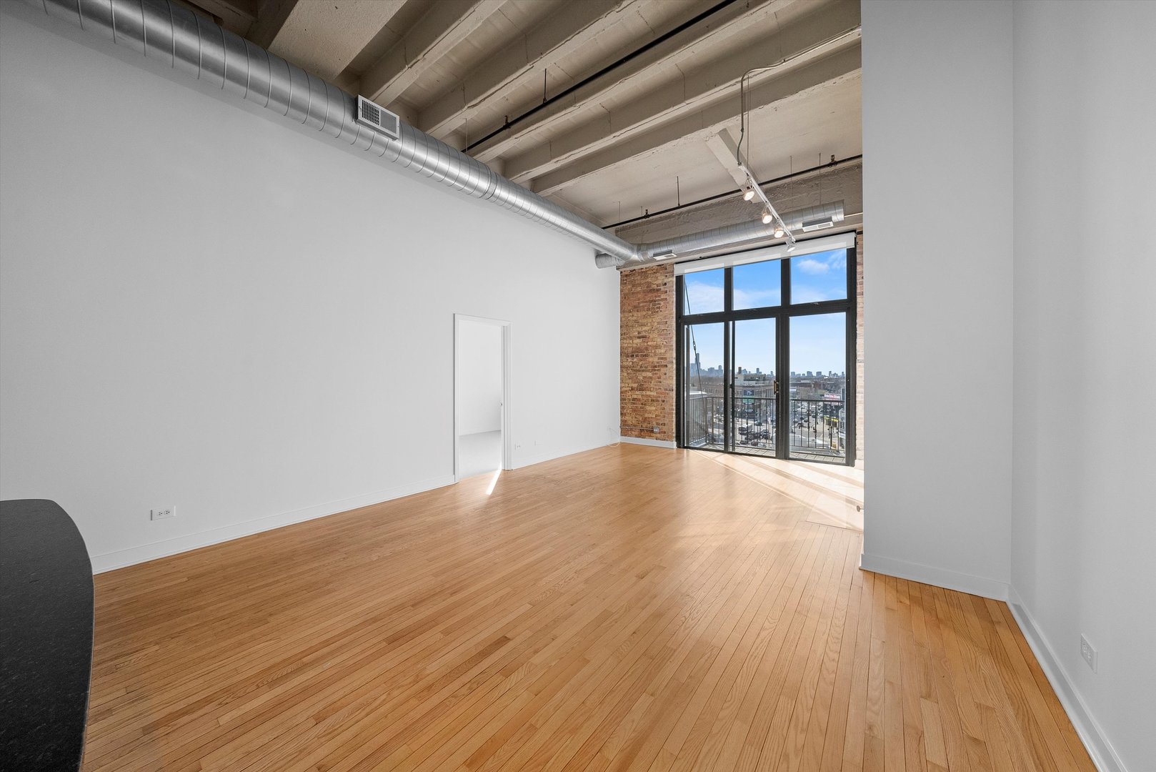 1601 W School Street 504