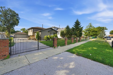 Tiny photo for 7046 W 72nd Place, Chicago, IL 60638 (MLS # 12699372)