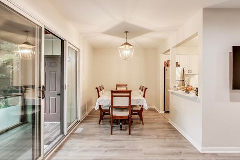 Tiny photo for 206 Country Lane, Des Plaines, IL 60016 (MLS # 12491910)